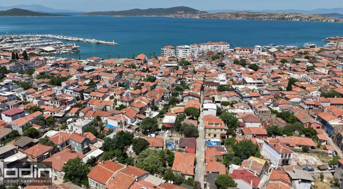 Odin'den | Ayvalık Macaron'da 310 M2 Arsalı, 2 Katlı Müstakil Ev - 16