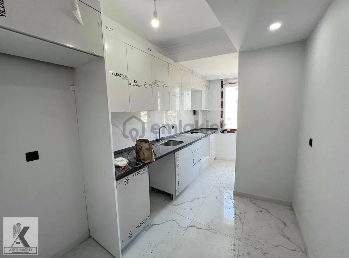Altunoğlu"ndan E-5 Metrobüse 2 Dakika Sıfır 2+1 95m2 Ara Kat - 5