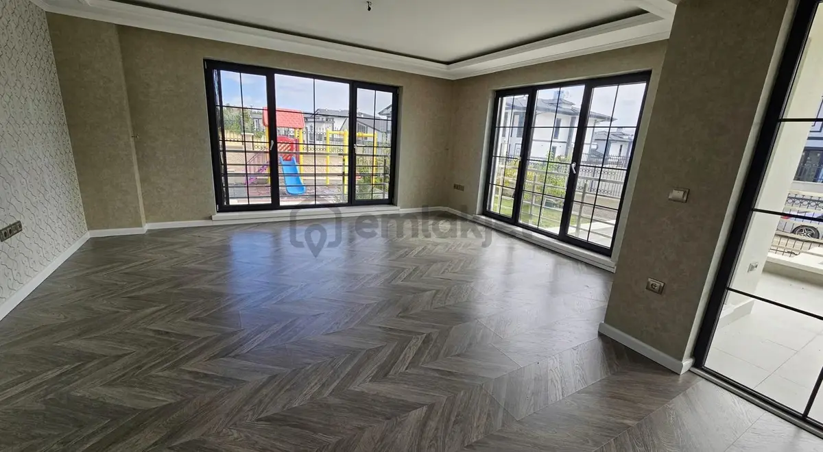 Güzelyalı Mahallesinde Lüks Satılık 5+2 Villa Fırsatı