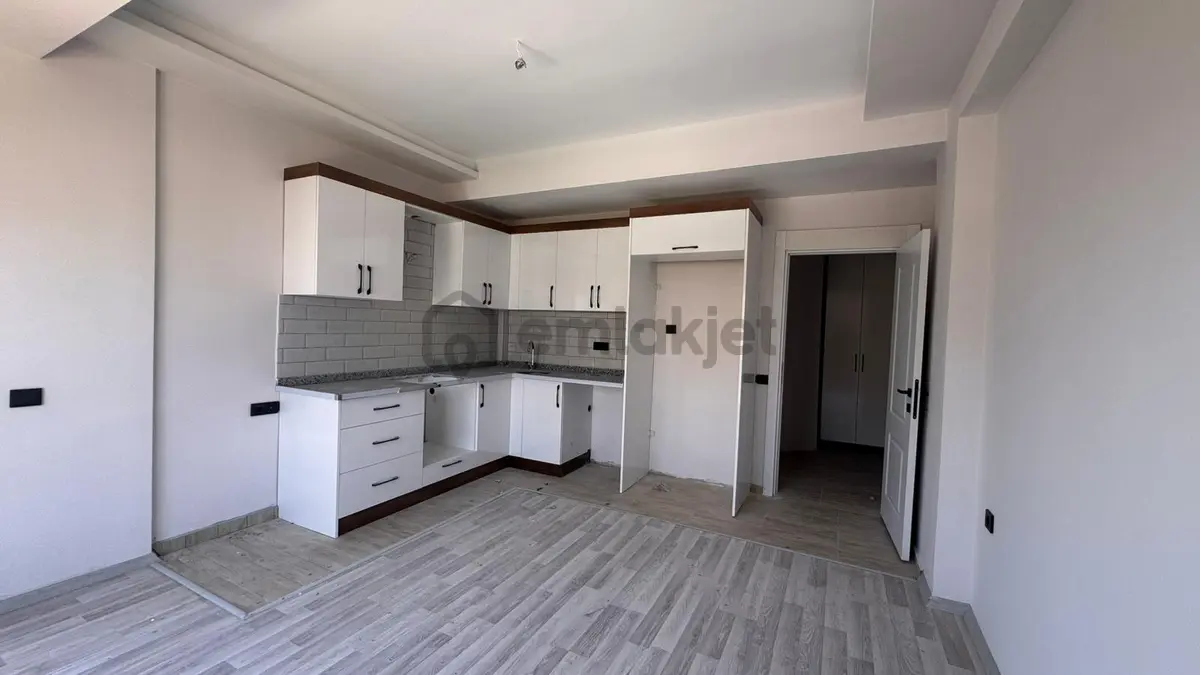 Tömükte Havuzlu Site İçerisinde Satılık 2+1 Daire - 8