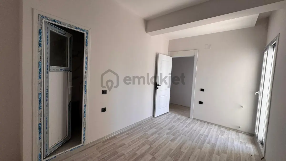 Tömükte Havuzlu Site İçerisinde Satılık 2+1 Daire - 14