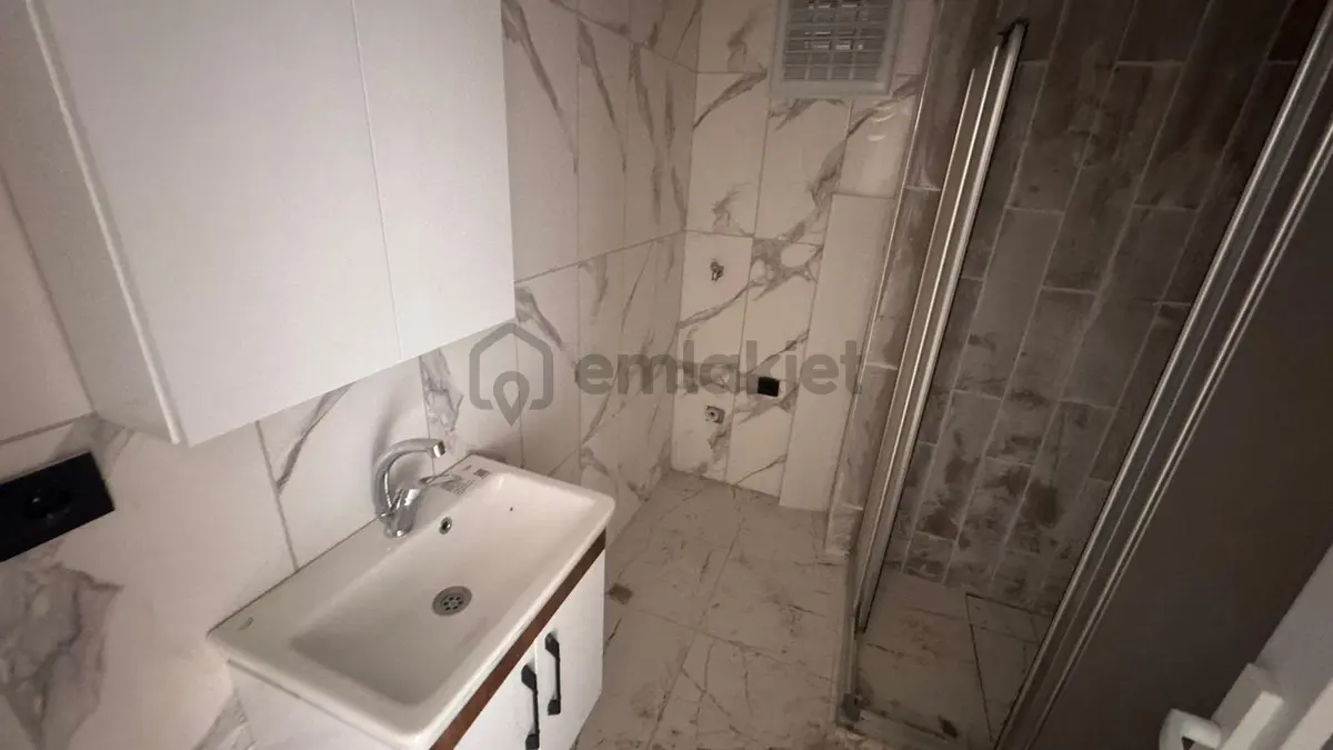Tömükte Havuzlu Site İçerisinde Satılık 2+1 Daire - 13