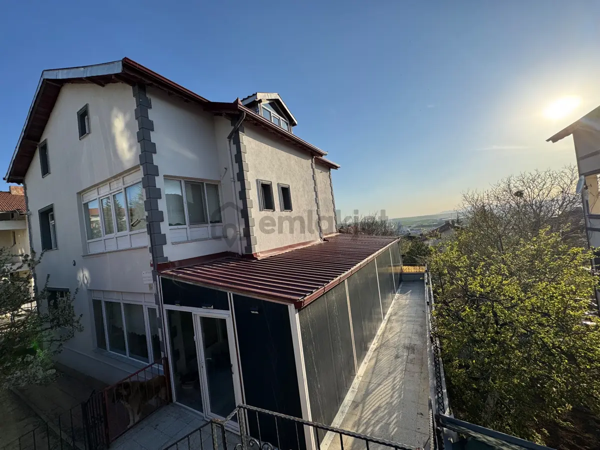 Elmadağda Satılık 3 Katlı 6+2 Lüks Sıfır Masraf - 5