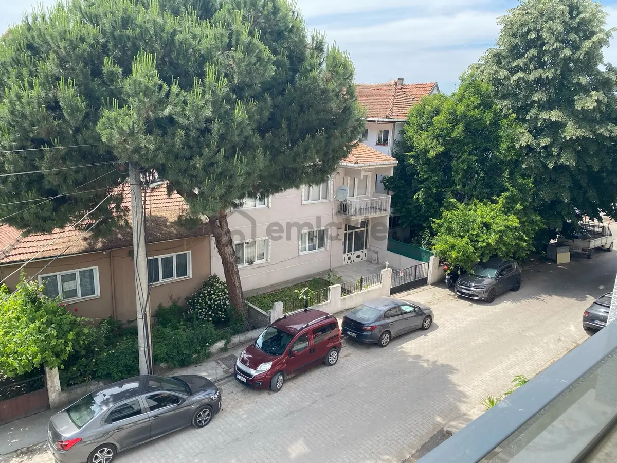 İskanı Alınmış Yerden Isıtmalı Sıfır Lüks 3+1 Daire - 15