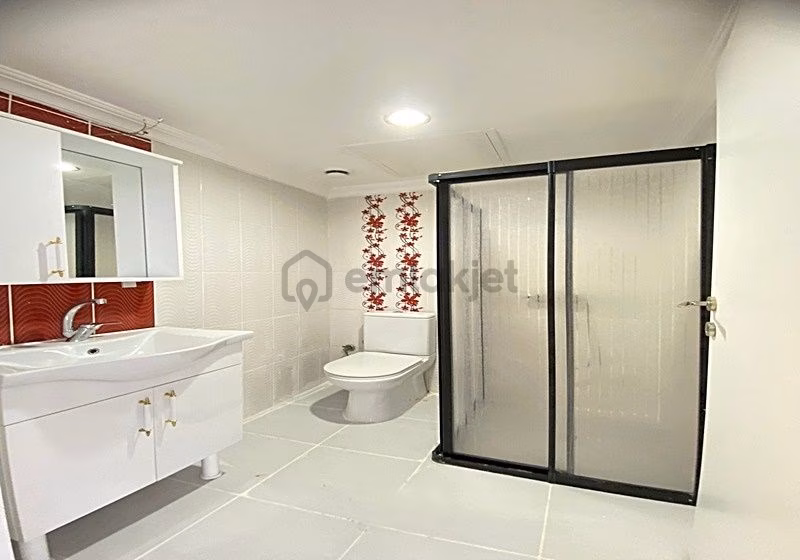 Otoparklı Güvenlikli Ebeveyn Banyolu Cadde Üzeri 3+1 Daire - 12