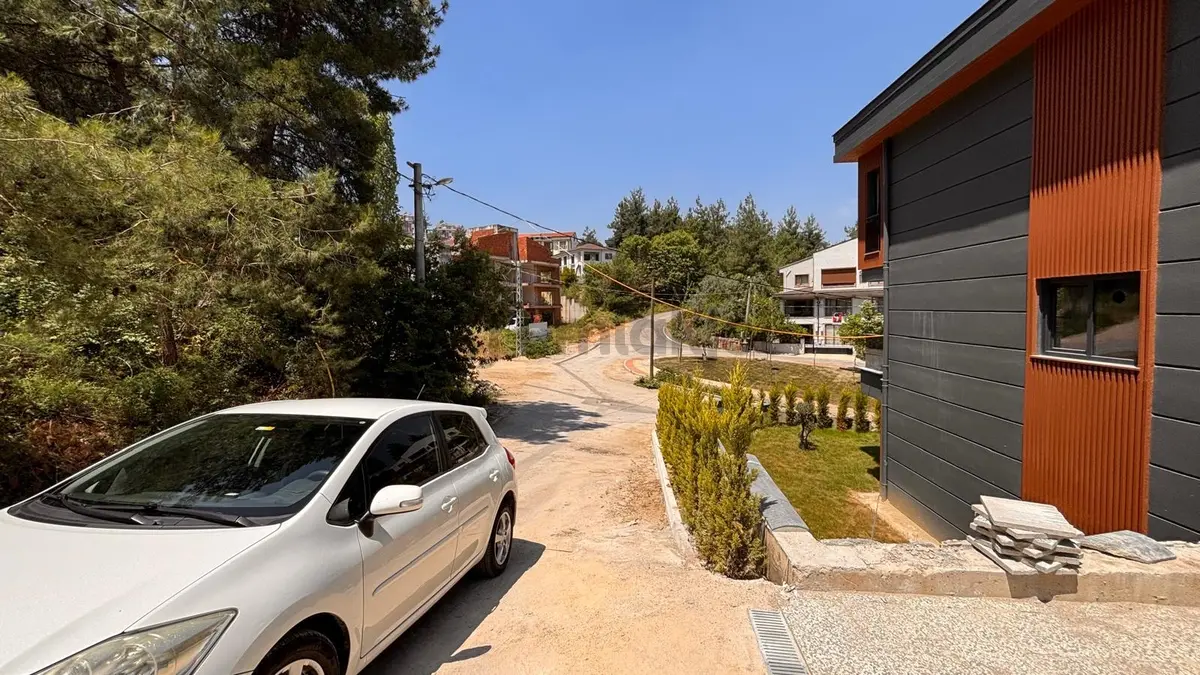 Çalı Gümüşlük Mevkinde Çam Ormanı Dibinde Villa İmarlı Arazi - 6