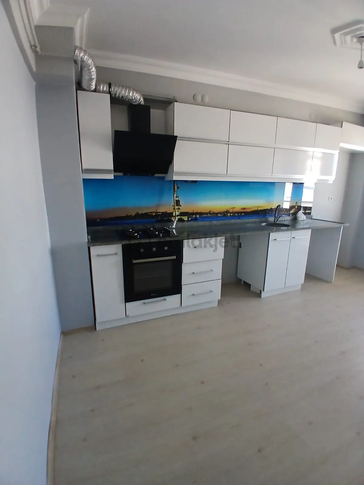 Çamlıca Mahallesinde Kiralık 2+1 Daire