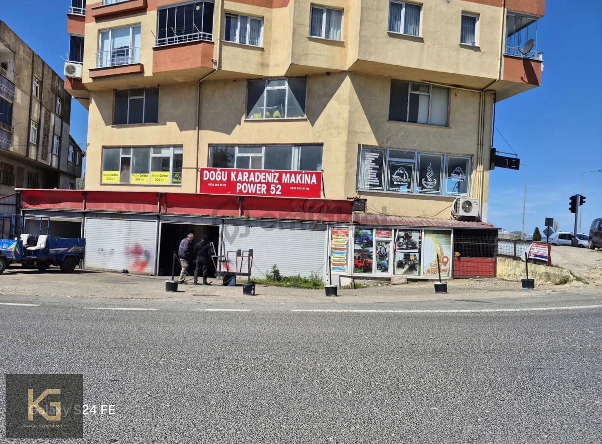Yenipazar Mahallesinde Geniş İşyeri - 11