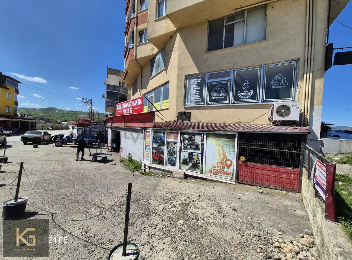 Yenipazar Mahallesinde Geniş İşyeri - 4