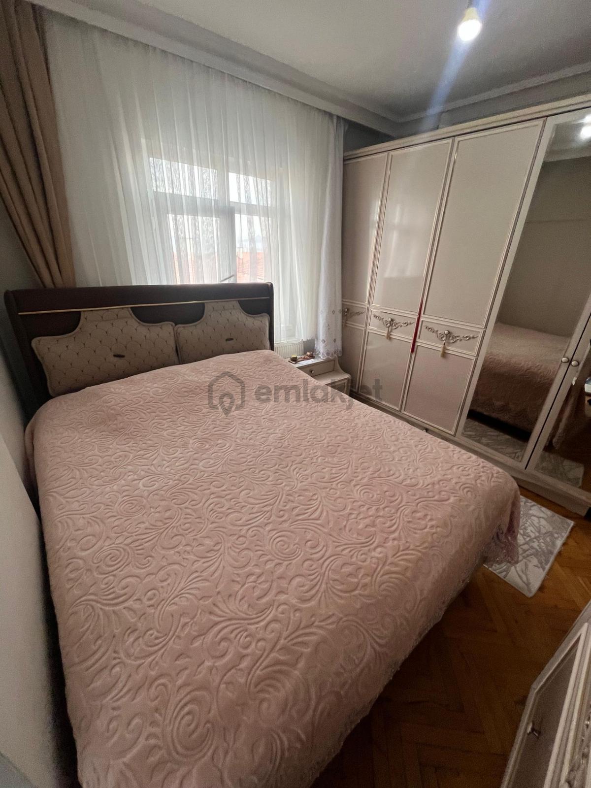 Saklambac Cadddesi Yakını Katta 3+1 - 13