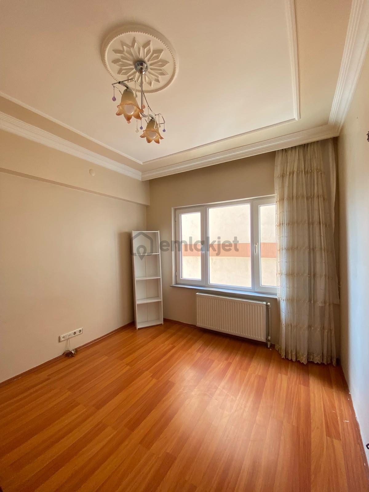 Mevlanada Merkezi Konum Kiralık 3+1 Daire - 30