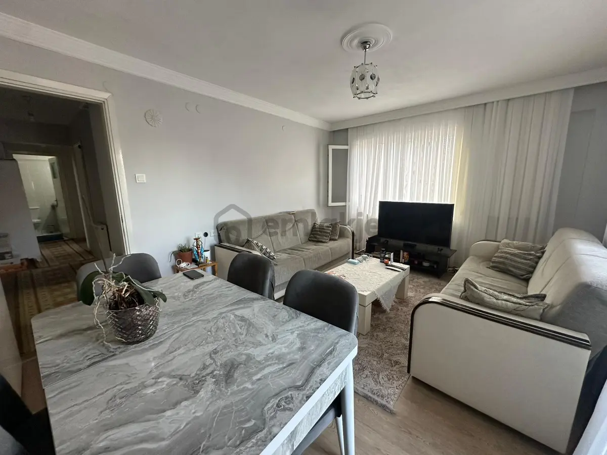 Şemikler Meydanda Satılık 2+1 Daire - 8