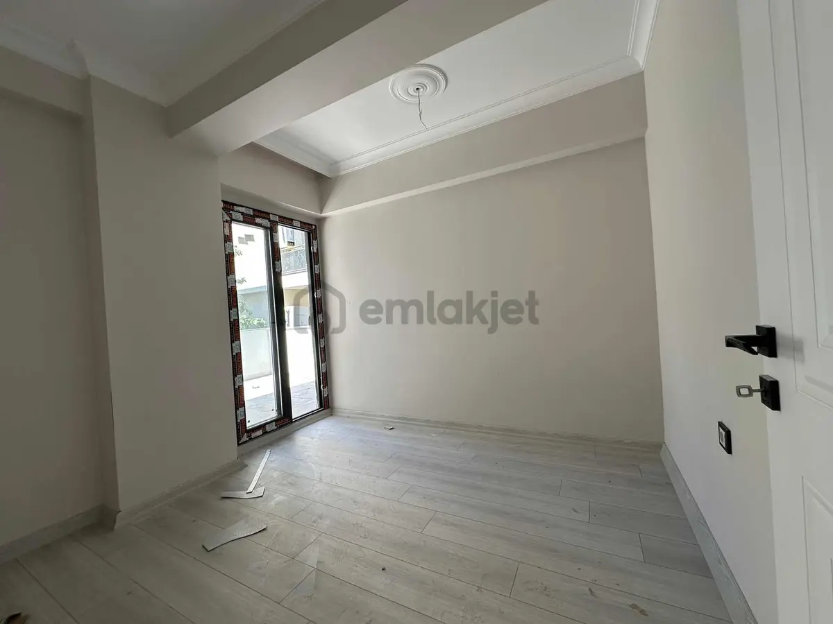 Merkezi Konumda Satılık Teraslı 1+1 Daire - 11