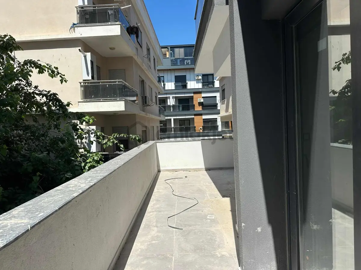 Merkezi Konumda Satılık Teraslı 1+1 Daire - 6