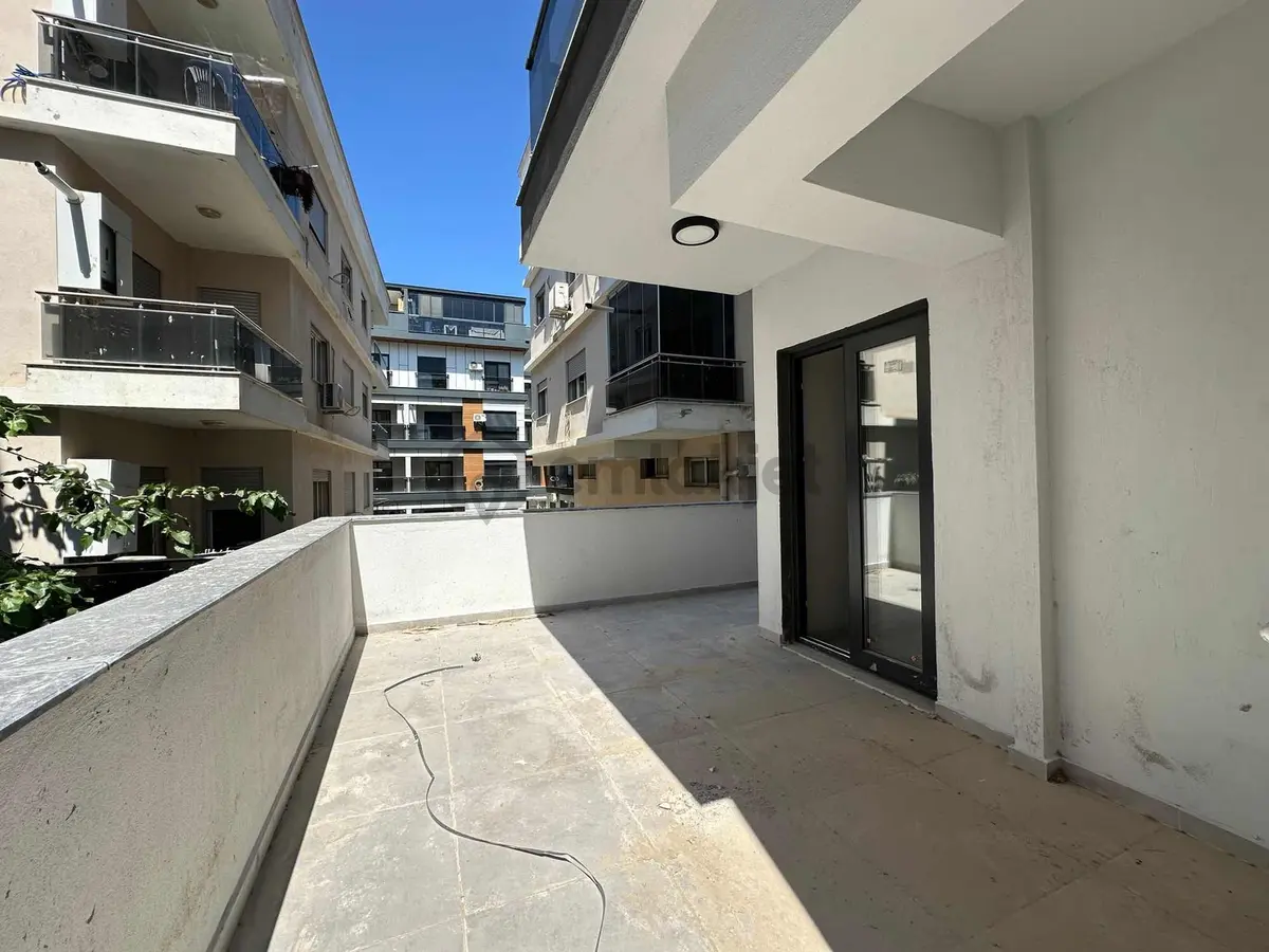 Merkezi Konumda Satılık Teraslı 1+1 Daire - 8