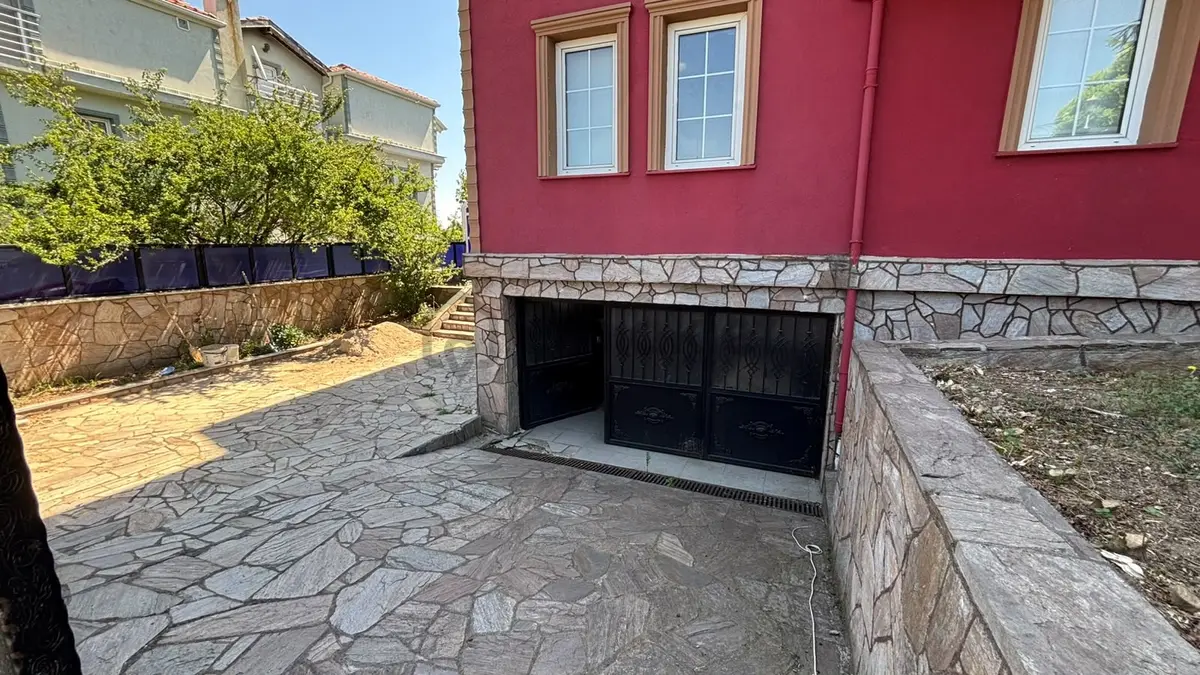 Expert'ten İnegöl Şehitler'de 5+1 Satılık Villa - 14
