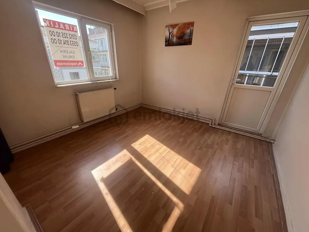 Gata Yakını Kiralık 3+1 En Üst Kat Çift Balkon Daire - 15
