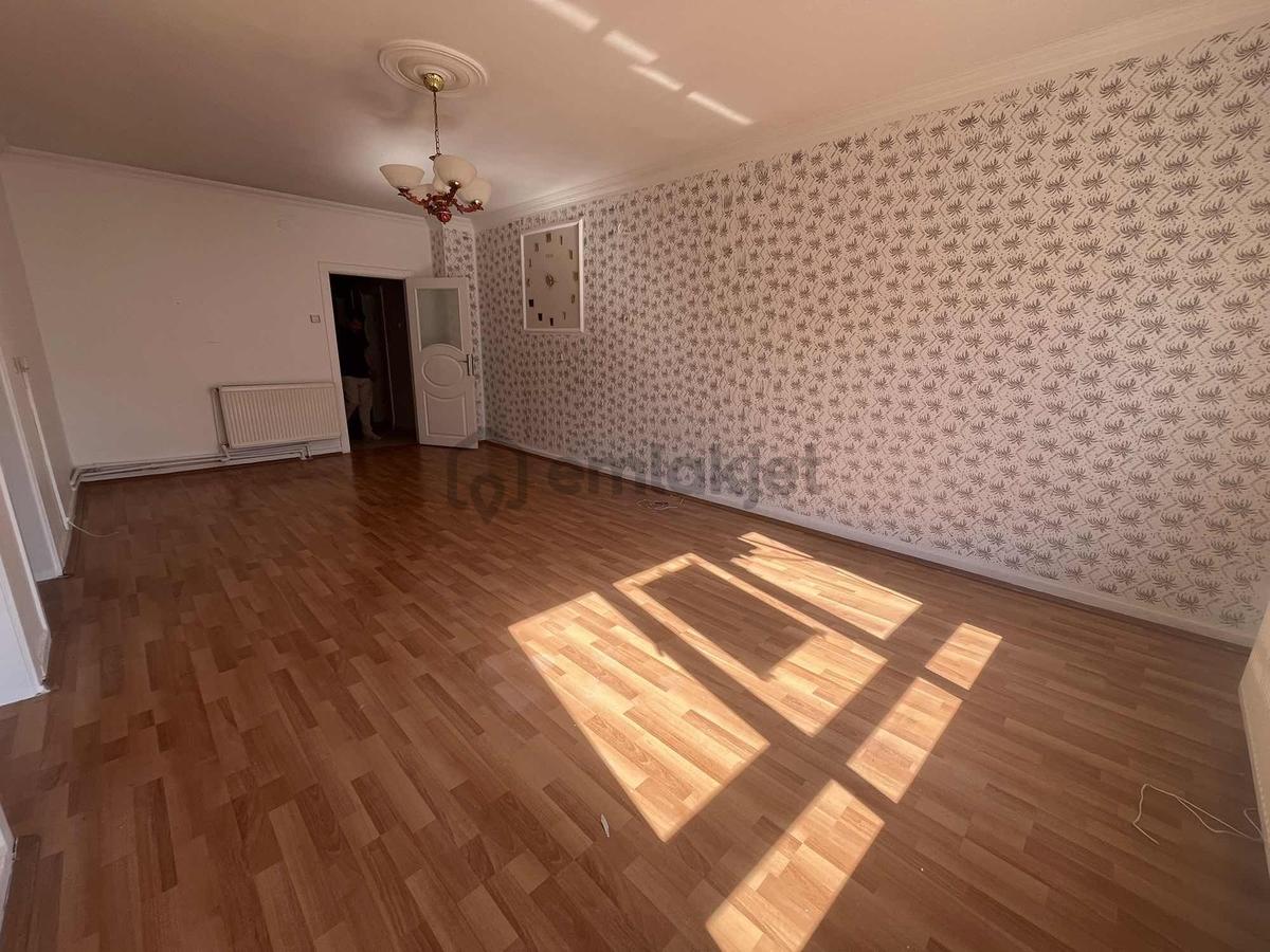 Gata Yakını Kiralık 3+1 En Üst Kat Çift Balkon Daire - 33