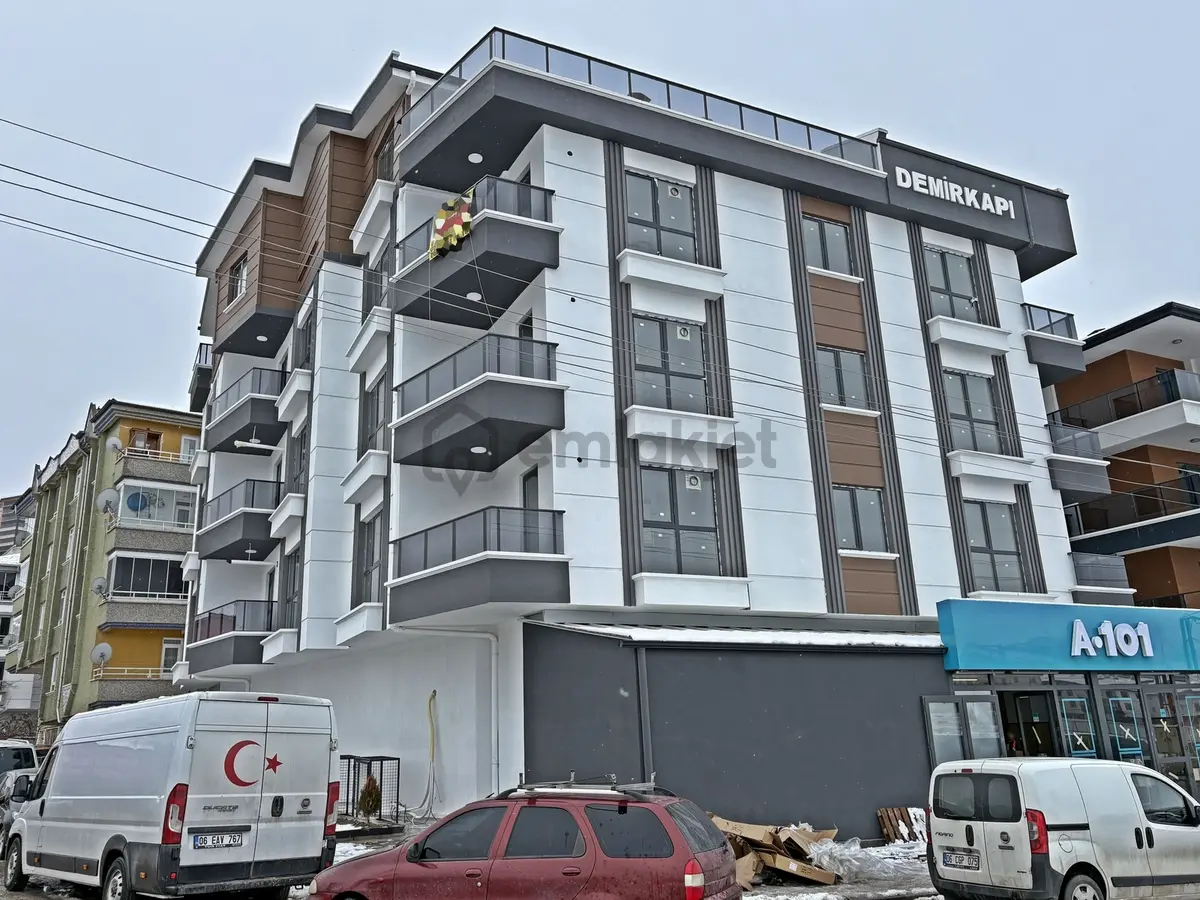 2+1 1.kat Sıfır Oturuma Hazır Geniş Ebeveyn Banyolu Asansörlü