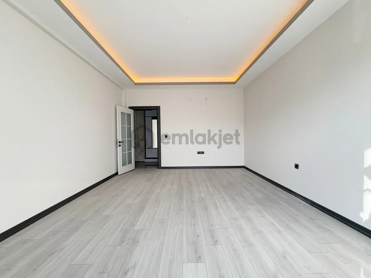 2+1 1.kat Sıfır Oturuma Hazır Geniş Ebeveyn Banyolu Asansörlü - 16
