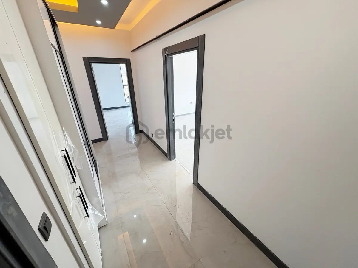 2+1 1.kat Sıfır Oturuma Hazır Geniş Ebeveyn Banyolu Asansörlü - 11