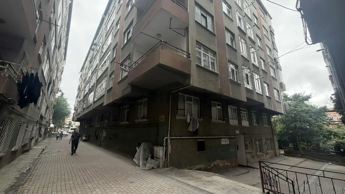 Kirazlıda Site İçerisinde 2+1 85 M2 Balkonlu Geniş Daire - 17