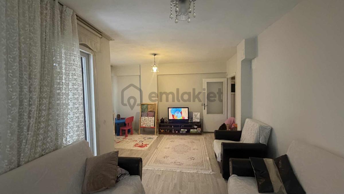 Kirazlıda Site İçerisinde 2+1 85 M2 Balkonlu Geniş Daire - 3