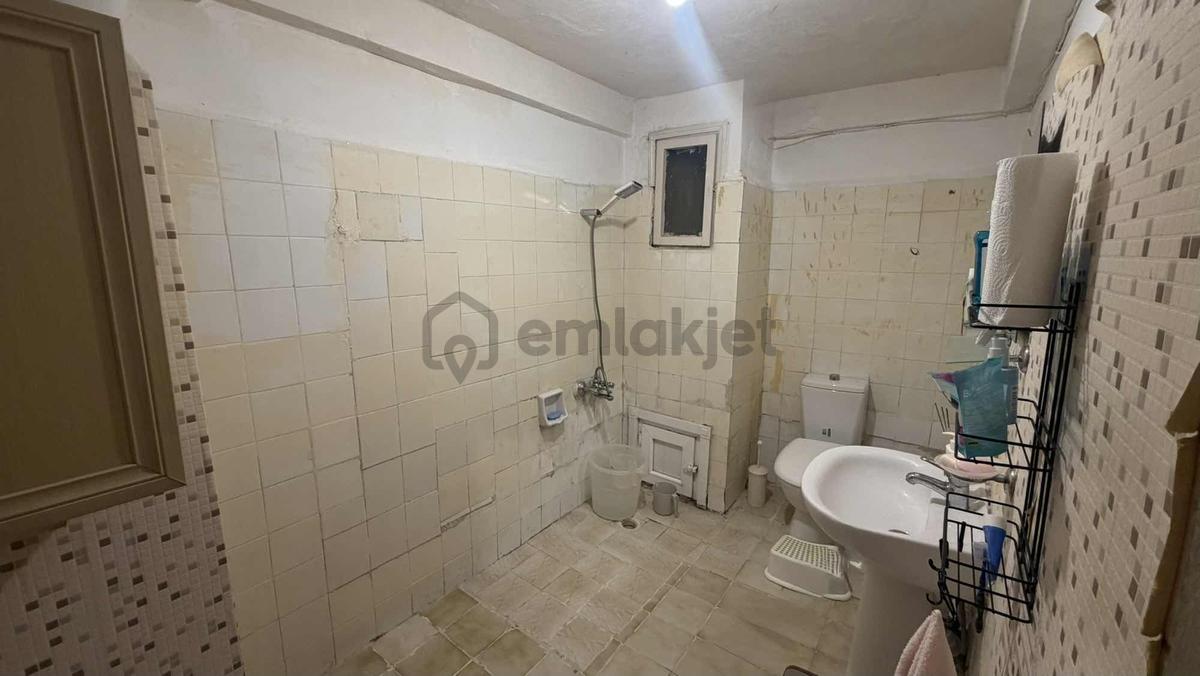 Kirazlıda Site İçerisinde 2+1 85 M2 Balkonlu Geniş Daire - 9