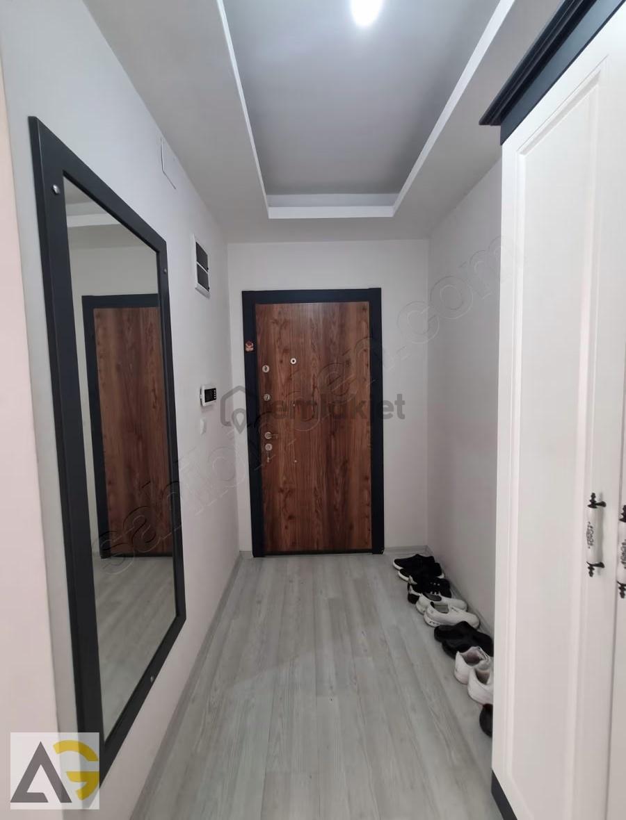 Auradan Azor Plaza Evlerinde Kiralık Eşyalı 1+1 Daire - 10