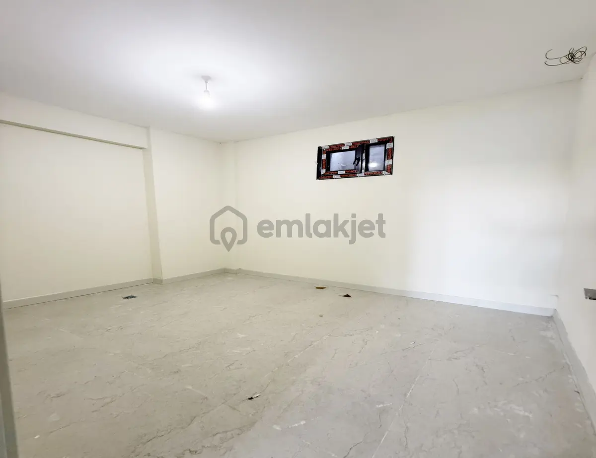 Boğazköyde Sıfır 4+1 Villa Bahçe Kullanımlı Manzaralı Önü Açık - 27