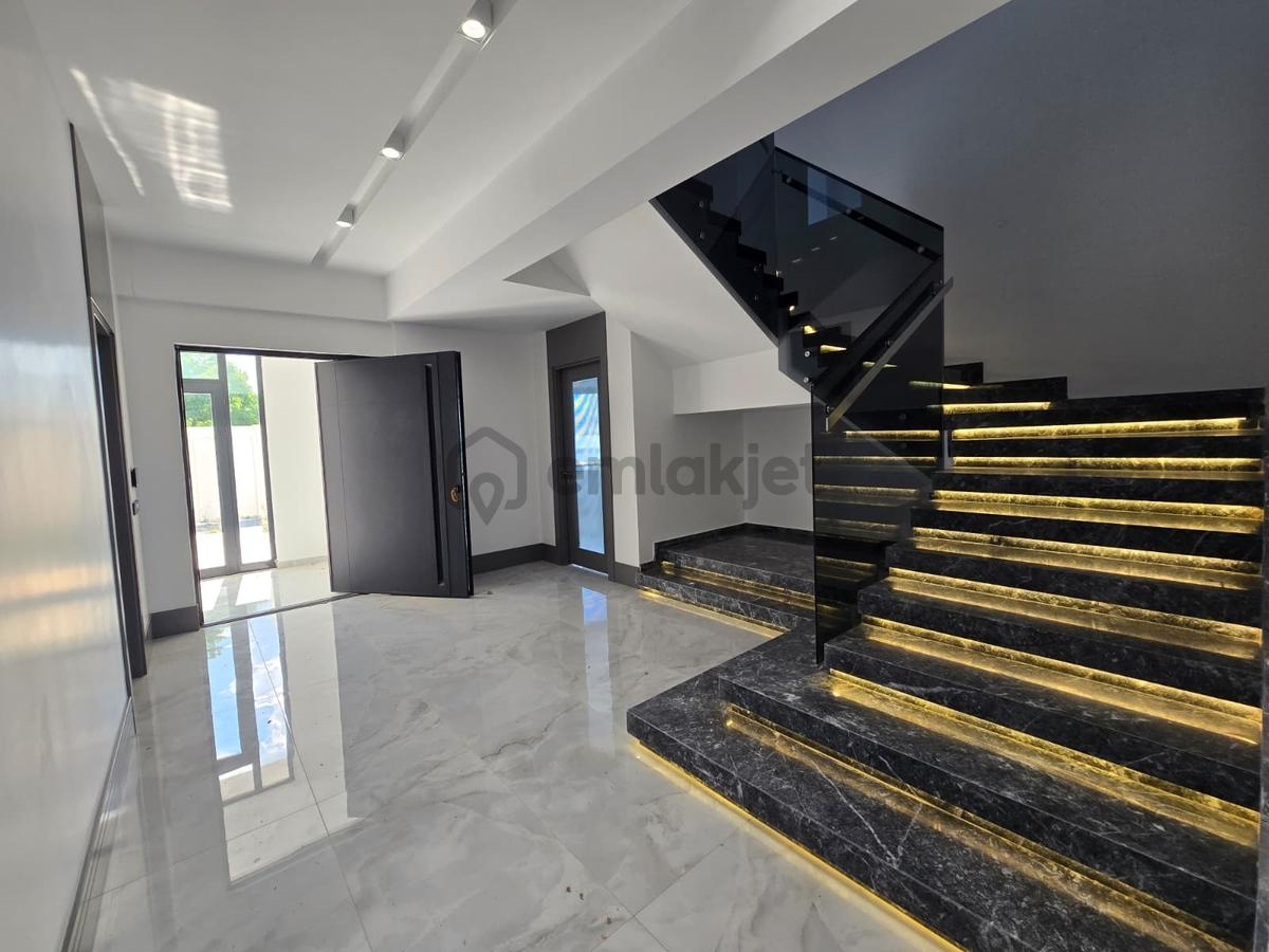 Çay Bağları'nda Satılık 9+1 Premium Villa - 30