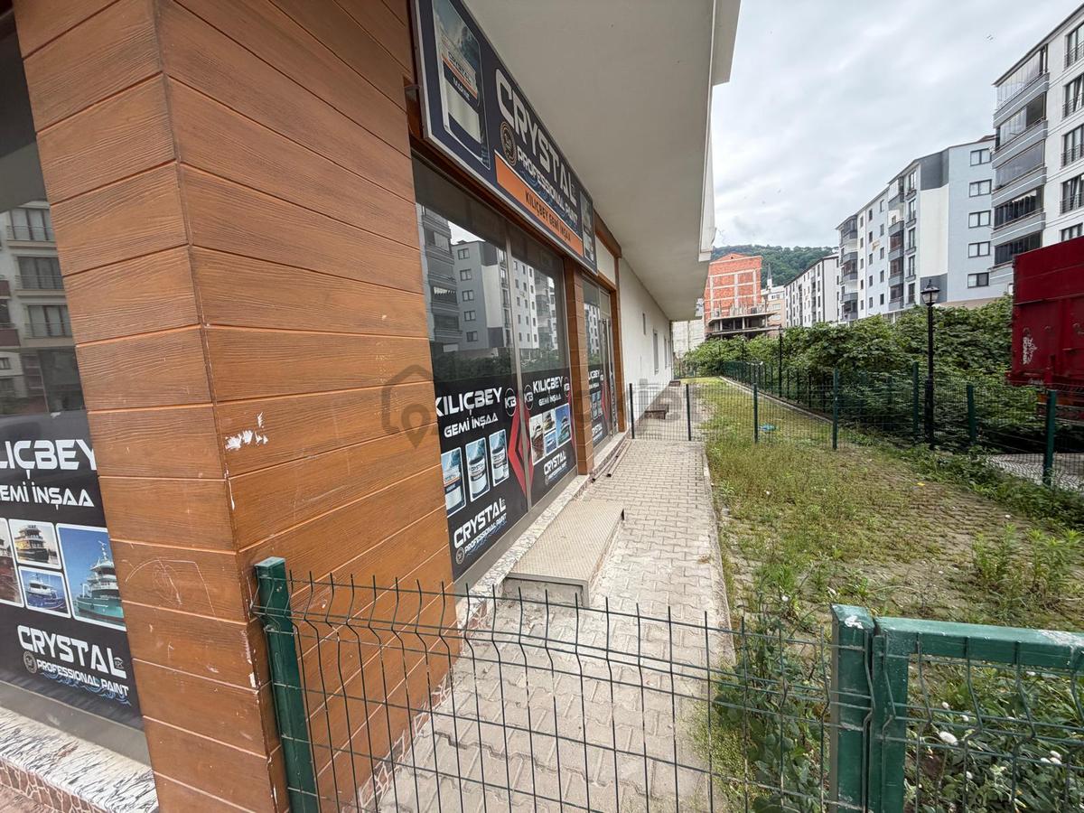 Araklı Da Kiralık Depolu Dükkan - 13