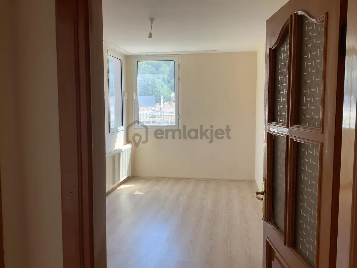 Kuşadası Ege Mahallesi'nde 3+1 Satılık Giriş Dublex Daire - 8