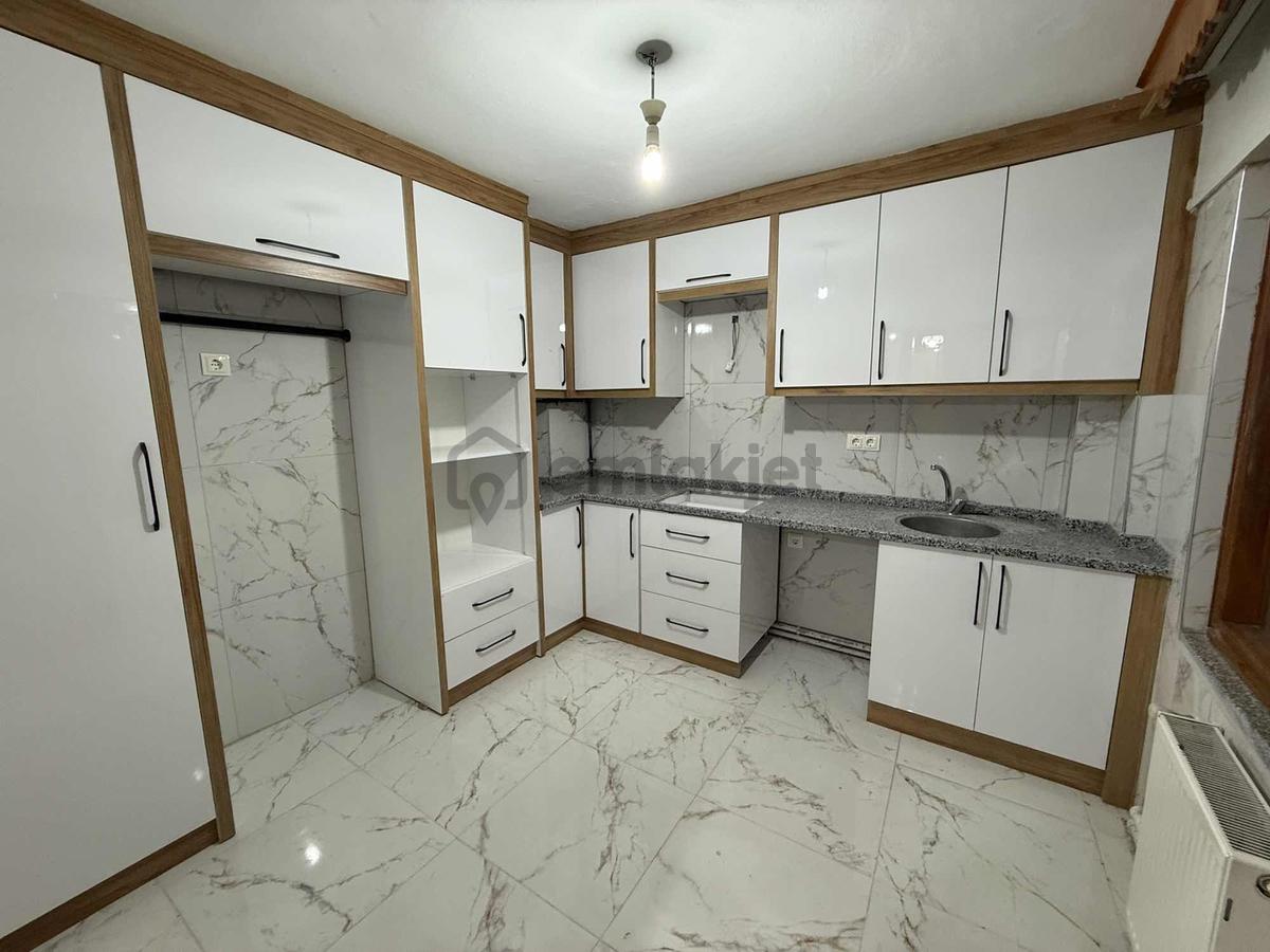 Akkonak'ta İçi Tadilatlı Arakat 3+1 Daire