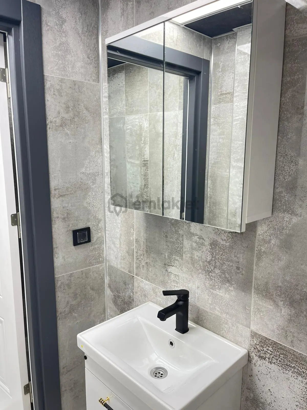 Çöşnük'te Kiralık 2+1 Lüks Daire - 16