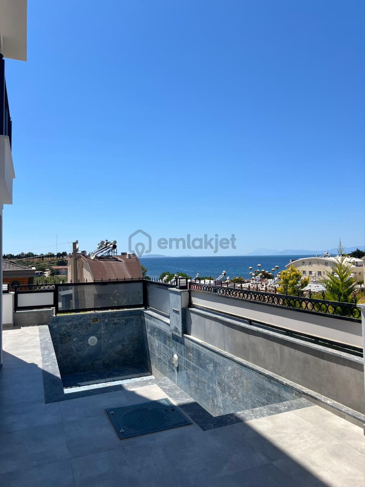 Satılık Lüks Deniz Manzaralı Villa - 4