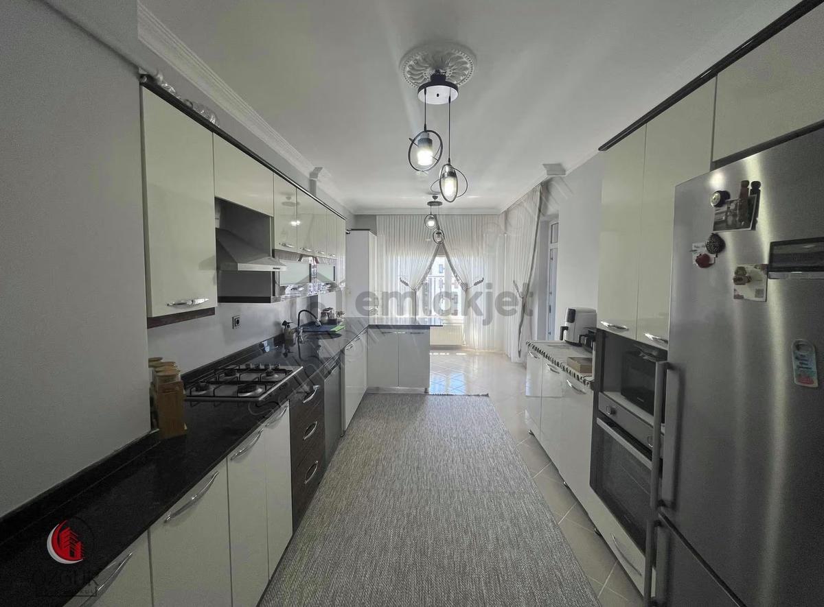 Özgür'den Mıhlıdut'ta 200 M² Net Kilerli 4+1 Satılık Daire