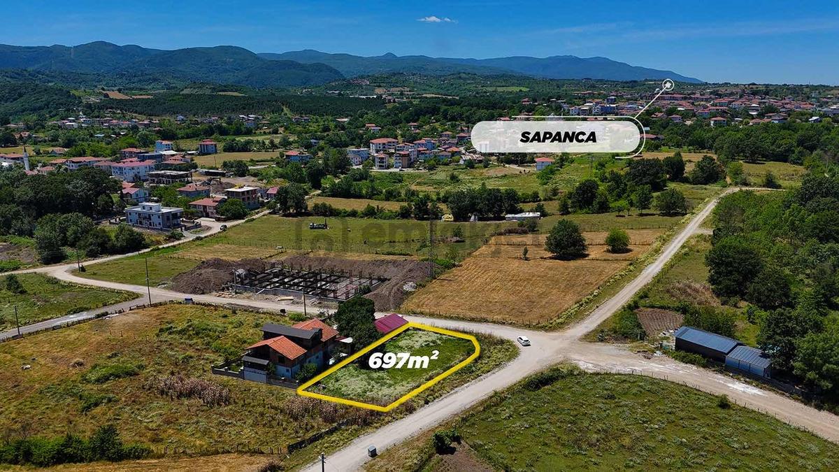 Büyükderede Satılık Köşe Parsel - 2