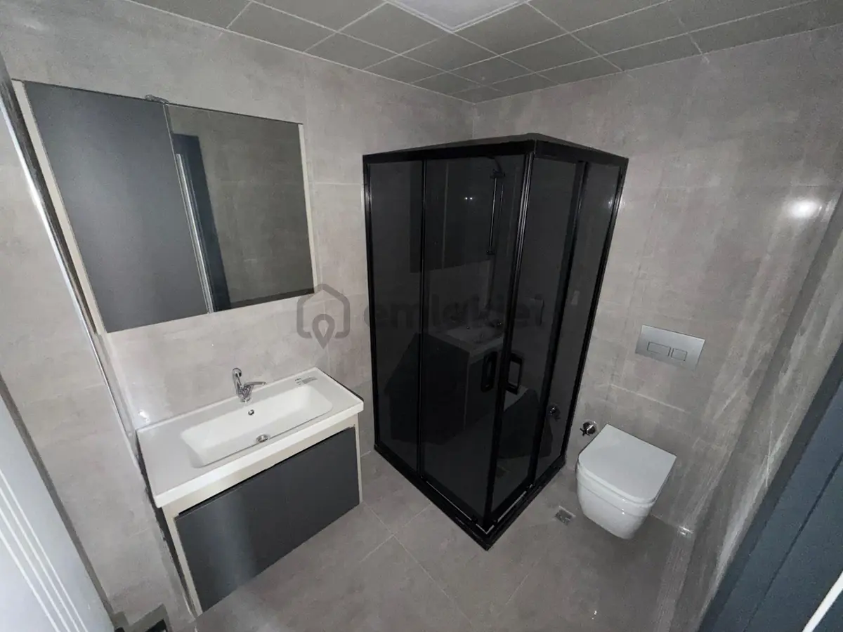 Özçeliklerden Cadde Yakını Çift Banyo Köşe Başı 140m2 3+1 Dairee - 34