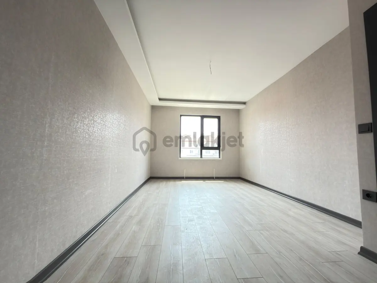 Özçeliklerden Cadde Yakını Çift Banyo Köşe Başı 140m2 3+1 Dairee - 20