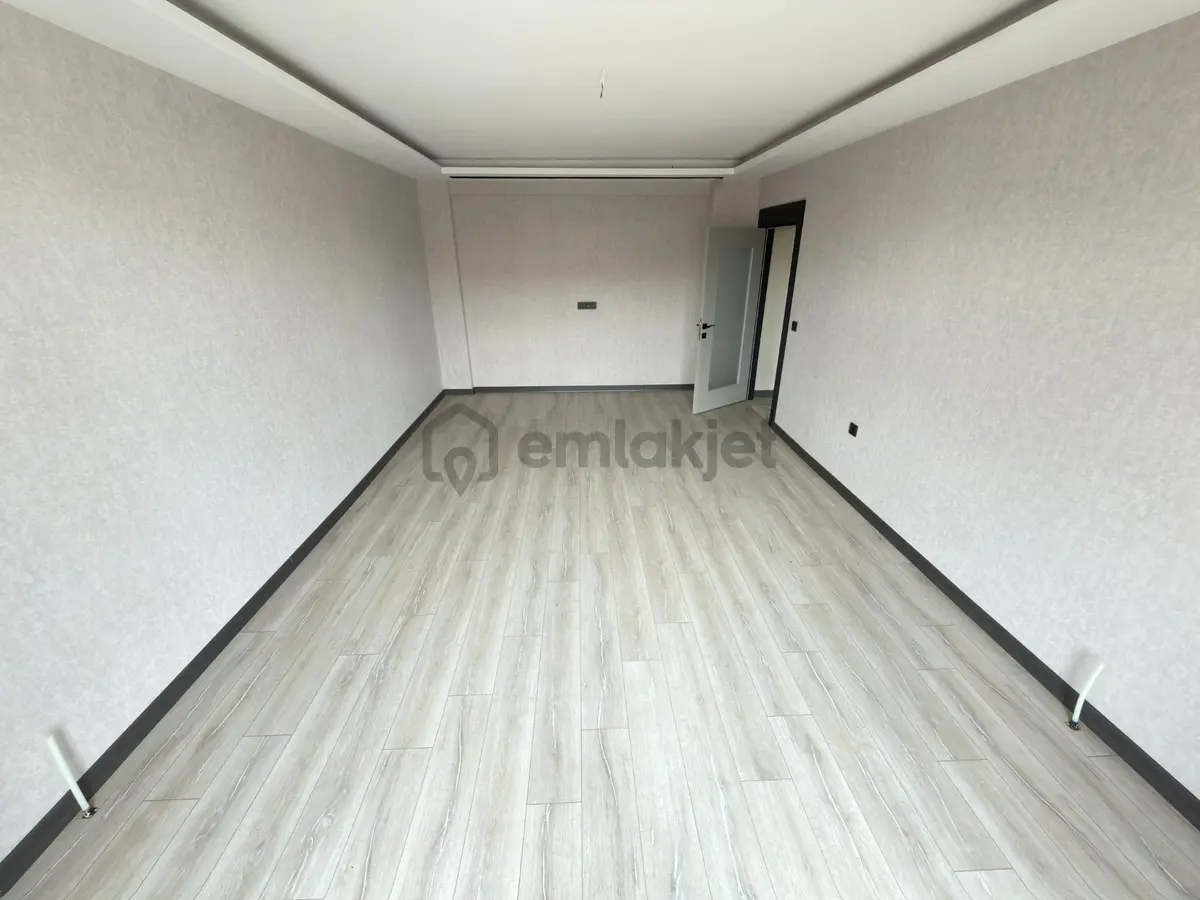 Özçeliklerden Cadde Yakını Çift Banyo Köşe Başı 140m2 3+1 Dairee - 26