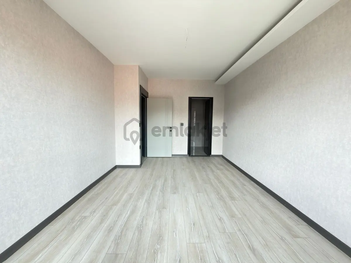 Özçeliklerden Cadde Yakını Çift Banyo Köşe Başı 140m2 3+1 Dairee - 25