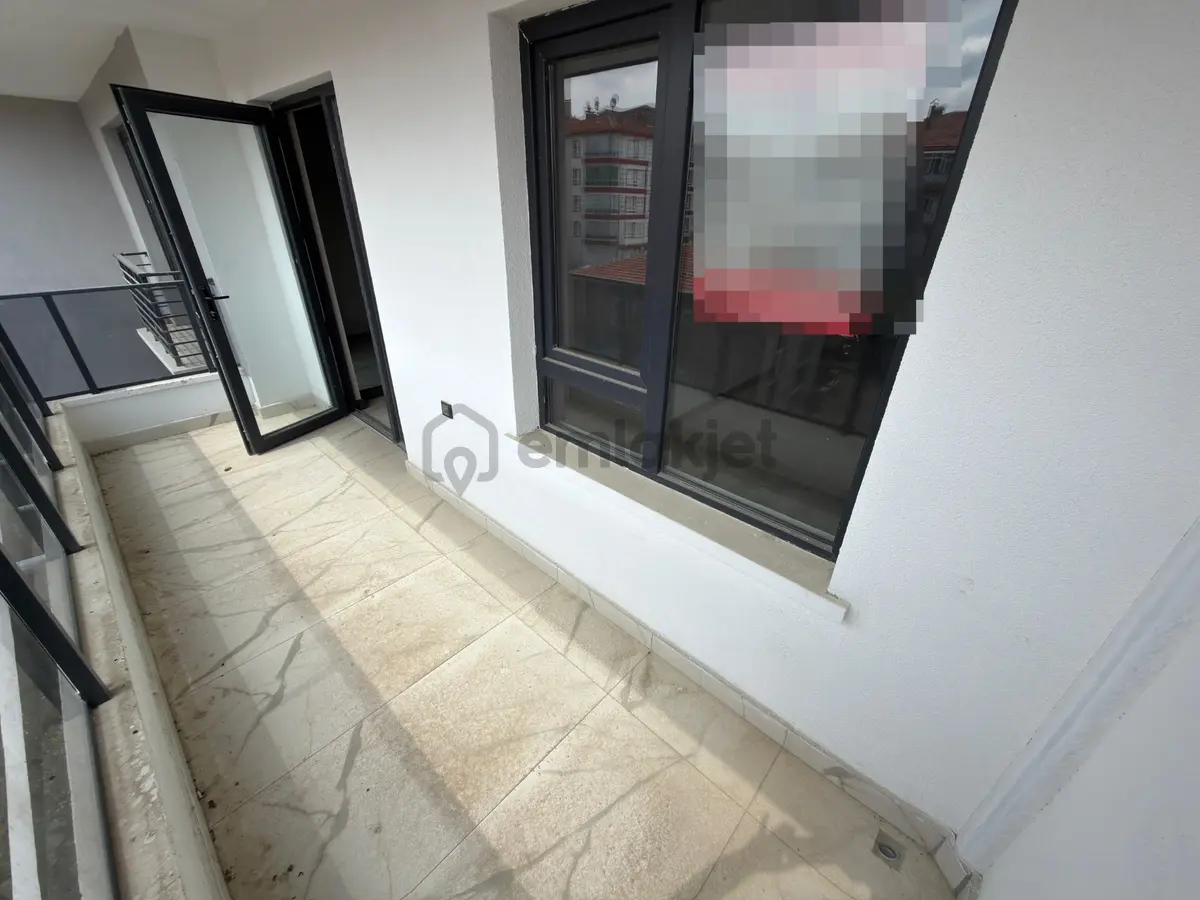 Özçeliklerden Cadde Yakını Çift Banyo Köşe Başı 140m2 3+1 Dairee - 31