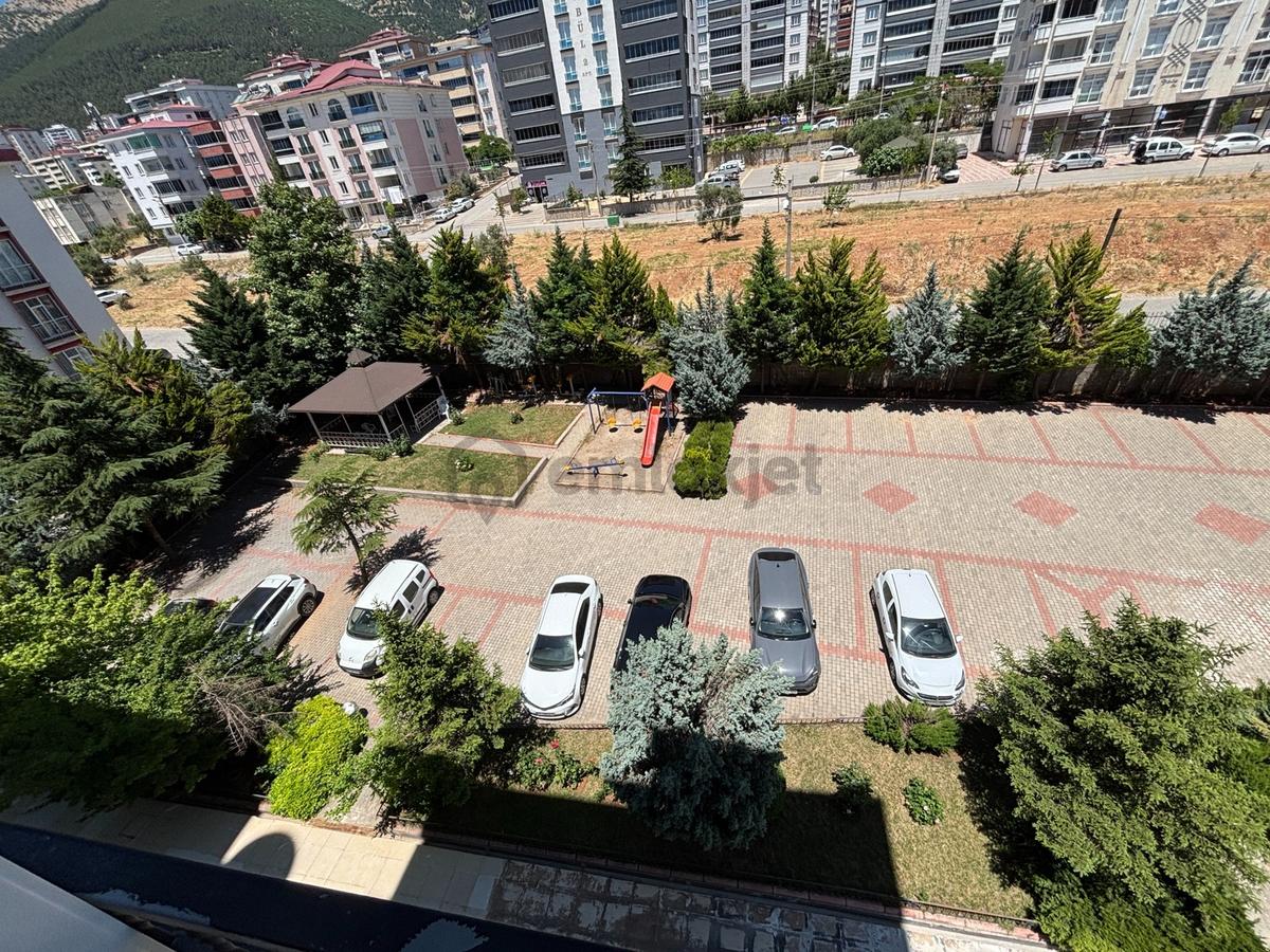 Hürriyet Mahallesinde Bulvar Üzeri Satılık Geniş 4+1 Daire - 21