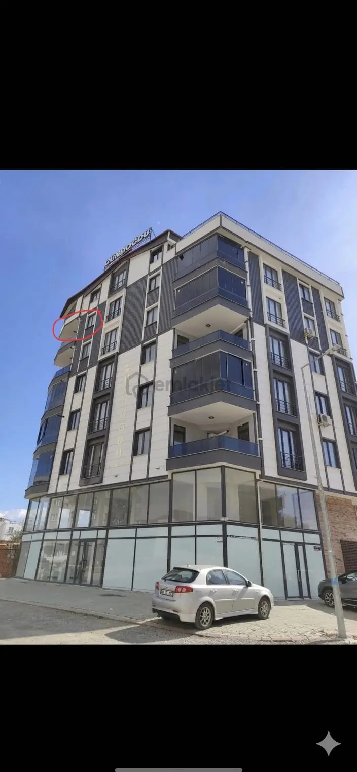 Edremit Kadıköy'de 3+1 Ebeveyn Banyolu Lüks Daire | 130 M2