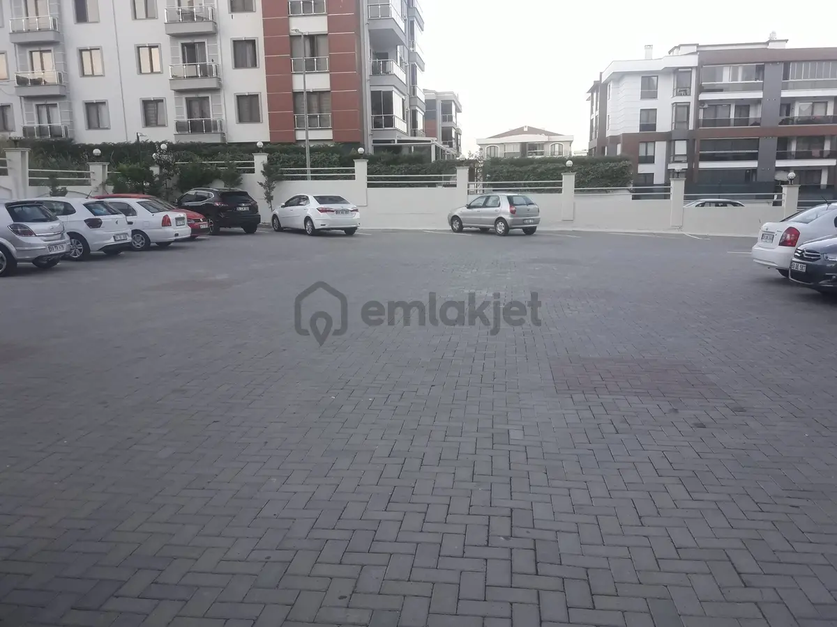 Donanımlı Sitede Ayçadan Satılık Geniş Kullanımlı Daire - 7