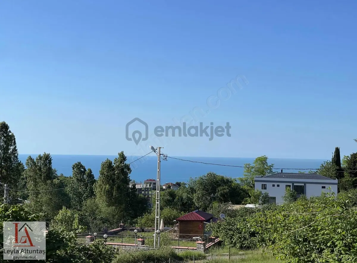 Akyazıda Deniz Manzaralı Villalık Arsa