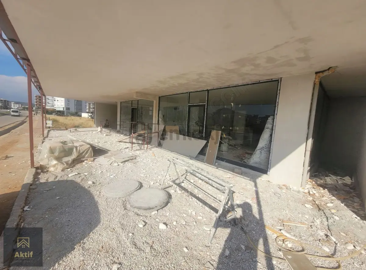 Ayanoğlu Mah Cadde Üzerinde Büyütmesi Yapılmış 2 Dükkan Bir Arad - 5