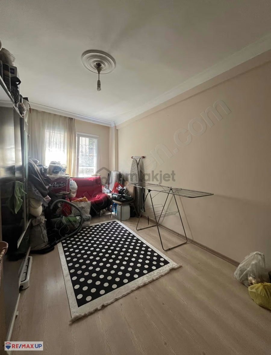 Genç Bina'da Satılık 2+1 Daire - 16