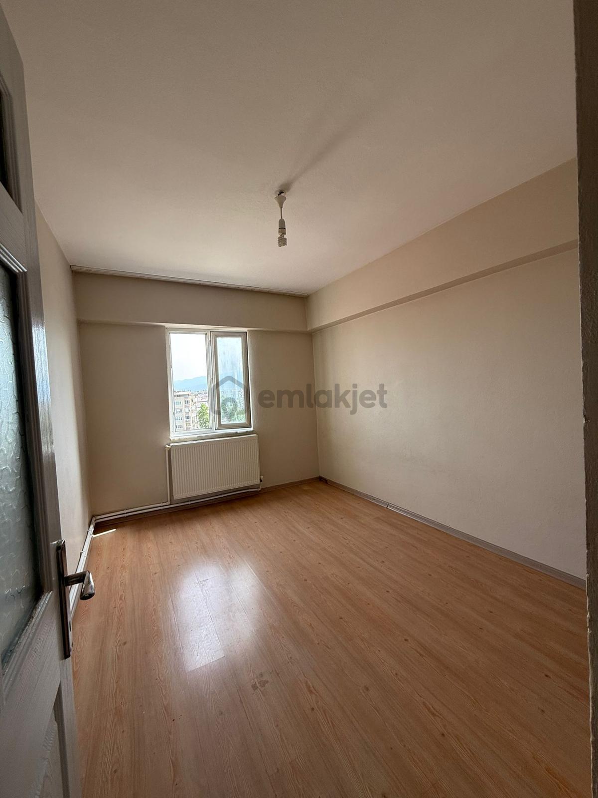 Hürriyet Caddesi Üstü Kiralık Daire - 21